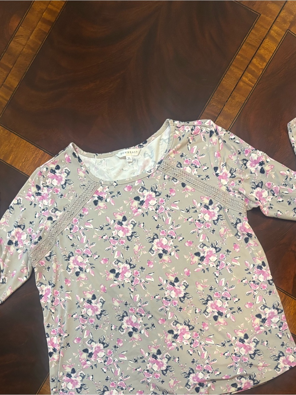 Downeast Gray & Pink Floral Long Sleeve Shirt Blouse Crochet Trim Detail Size XL